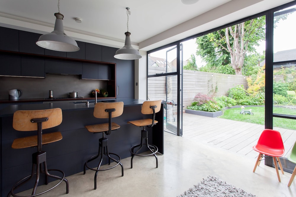 Ardilaun Road by Onefinestay