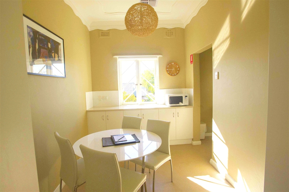 Globe Apartments
