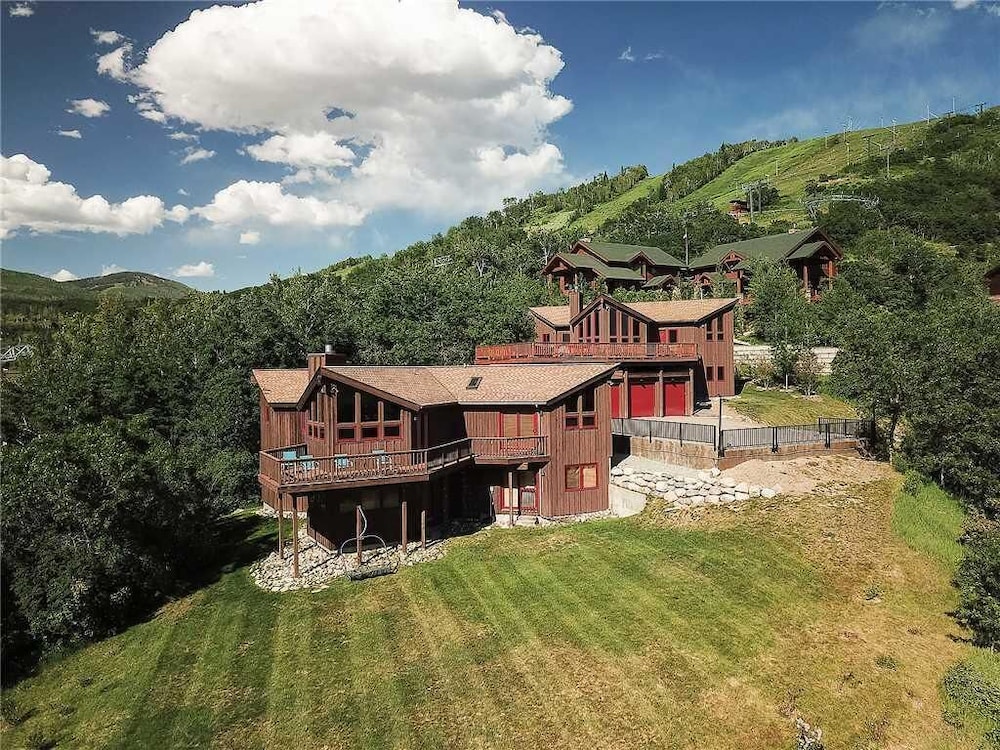 Ski Trail Lodge II