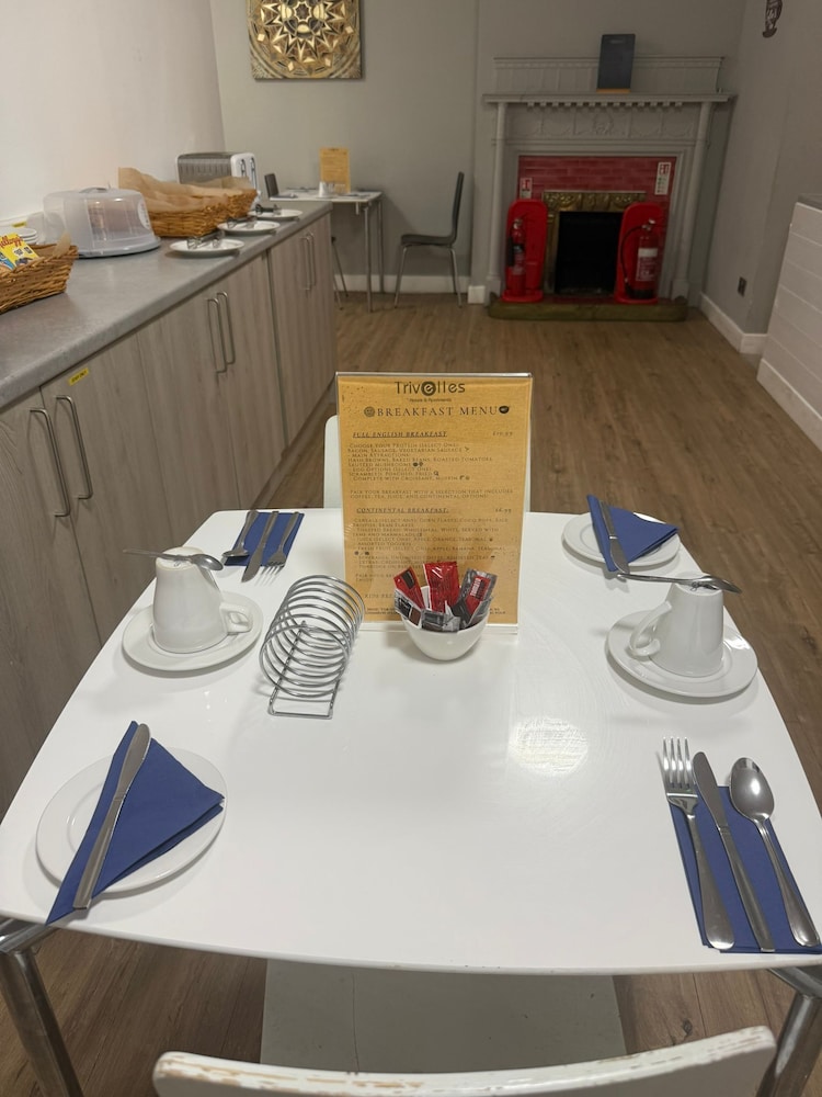 Crawley Vacations - Trivelles Gatwick - Property Image 10