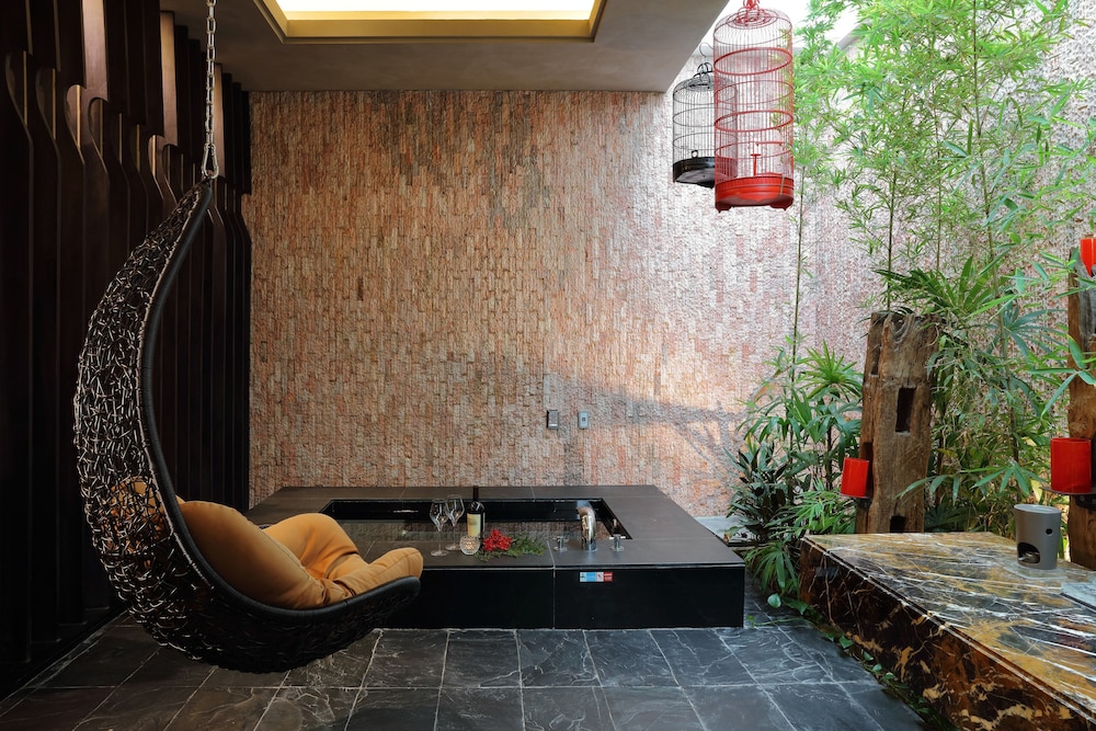 Mulan Motel