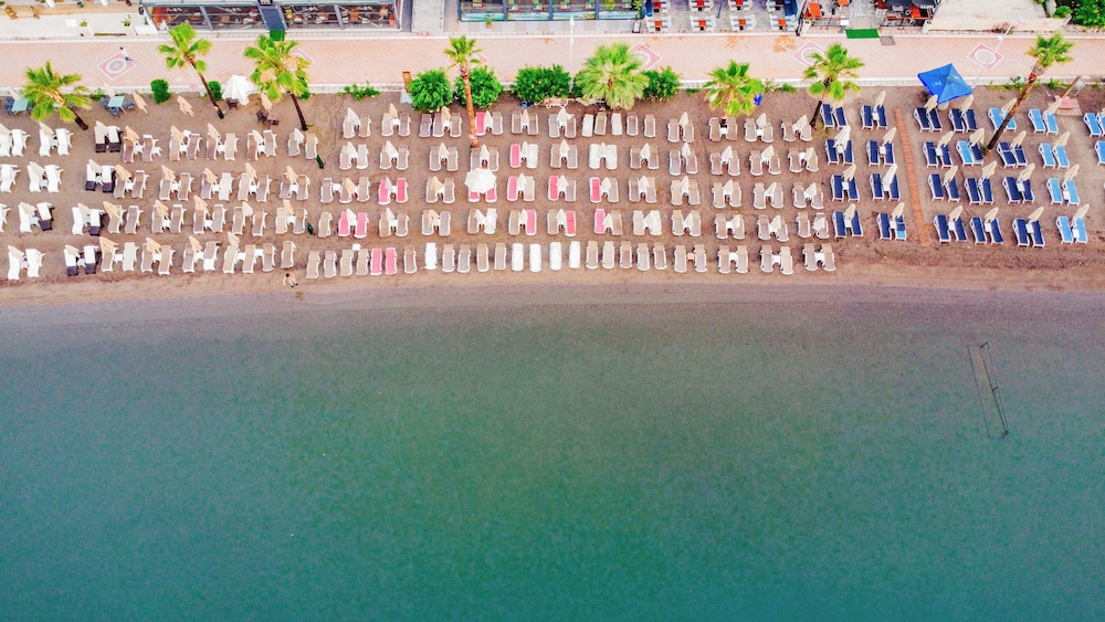 Point Beach Hotel - Image 20