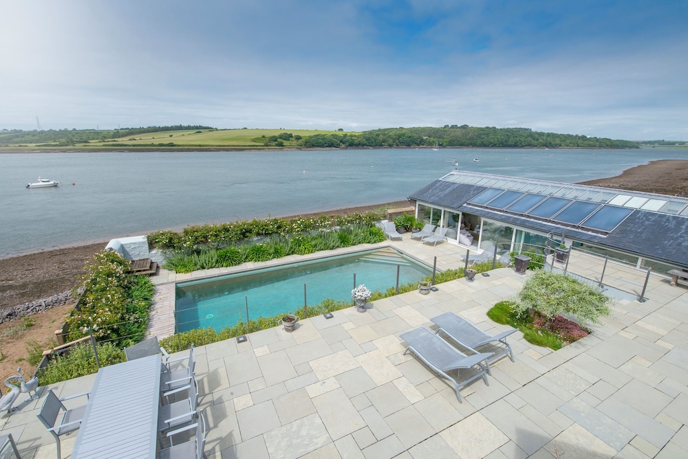Curlew House