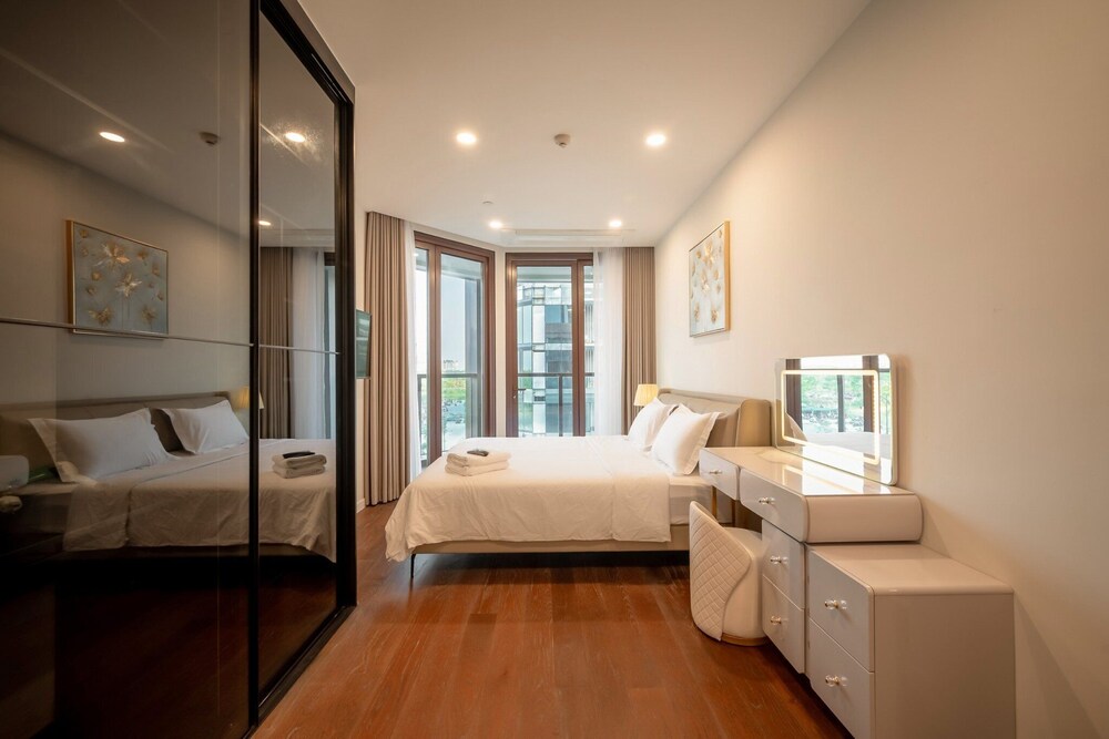 DongDong Apartment The Metropole