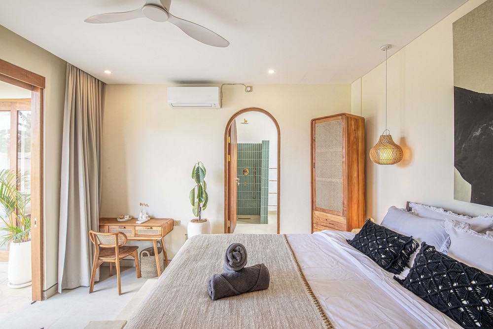 Luxury 4BR Villa With Private Pool in Canggu