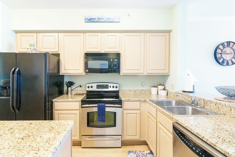 Beachview Condo in Legacy Tower 1 -502 - Fully Furnished 2 Bedroom 2 Bathroom