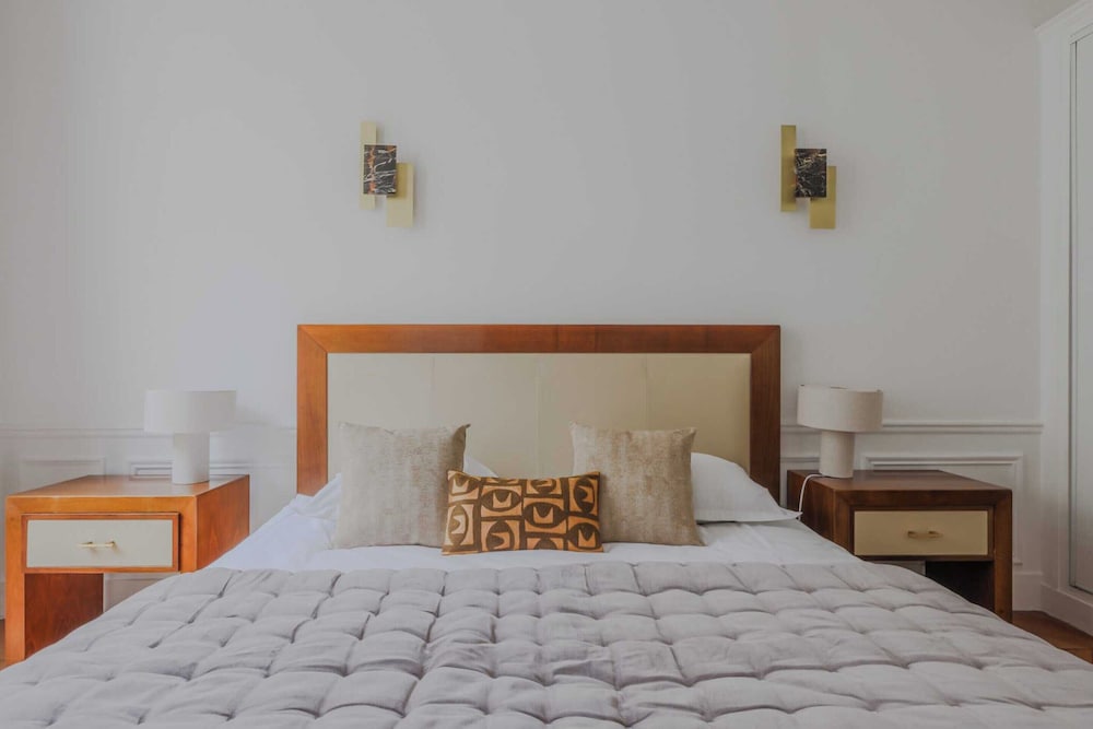 Spacious Apartment - 5br/12p - Chaillot