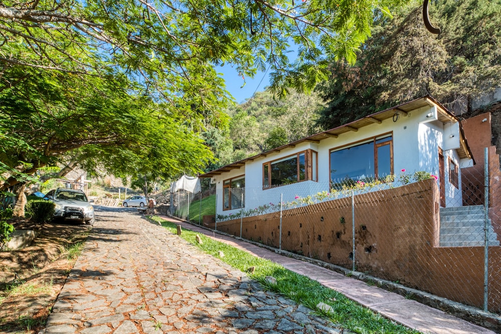 Luxury 3BR Cabin, Lakeview in Valle de Bravo view 2