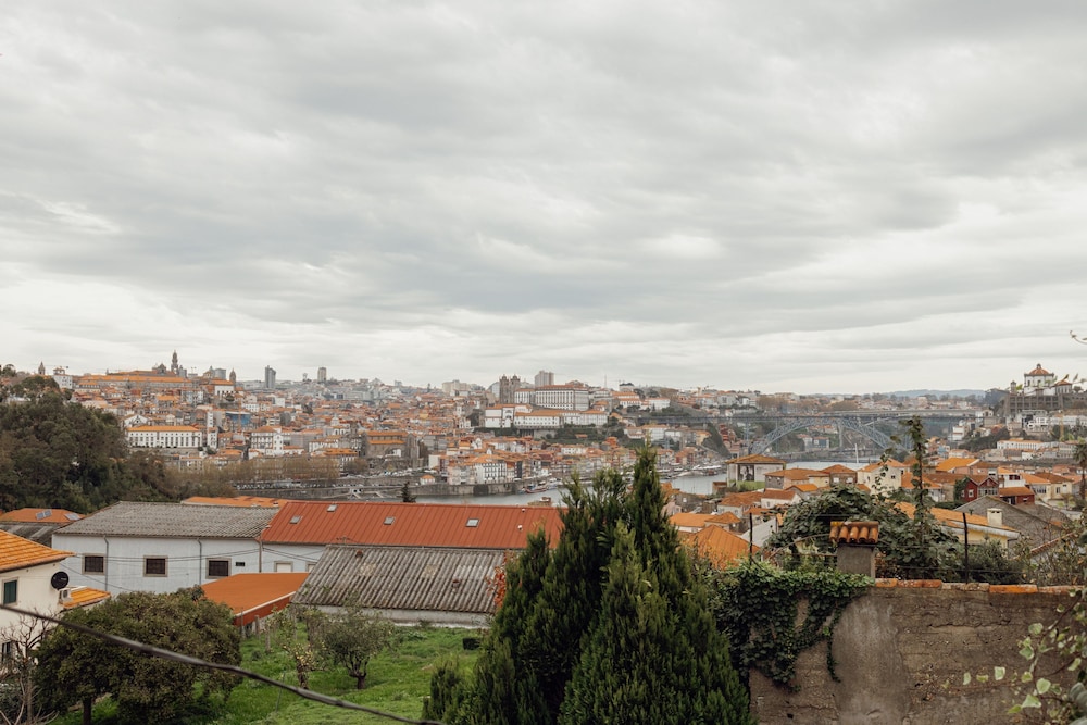 Porto Window Terrace House by Vacationy