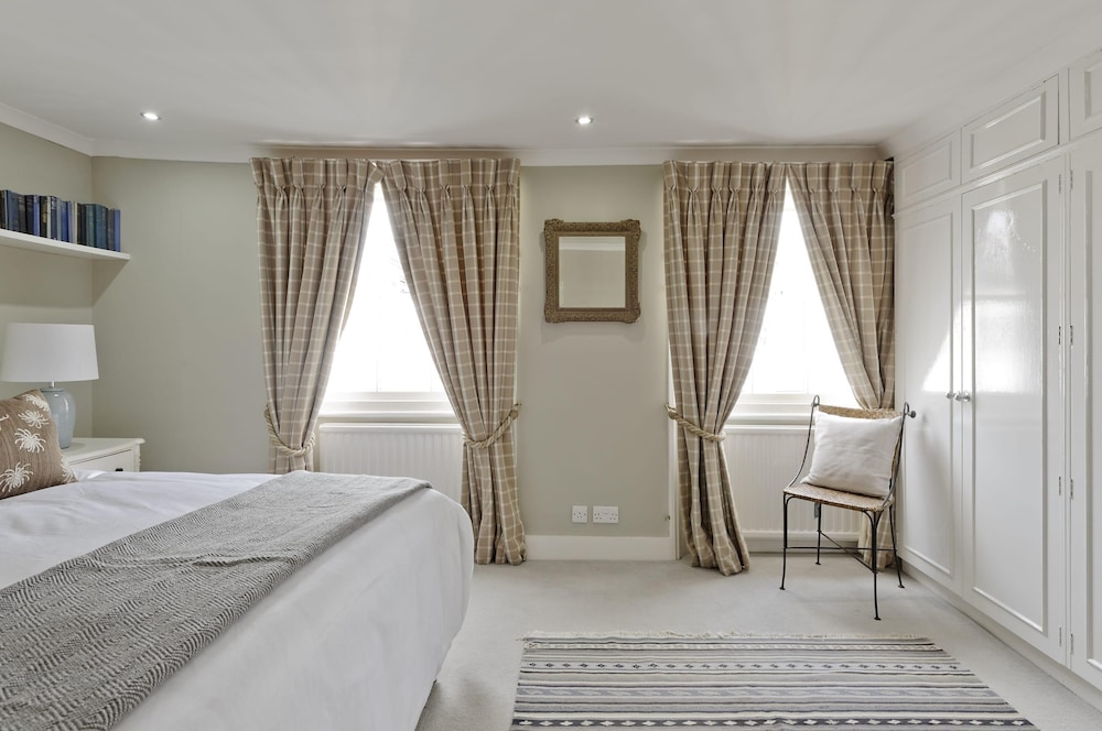 Fabulous 3 Bed Flat Chelsea