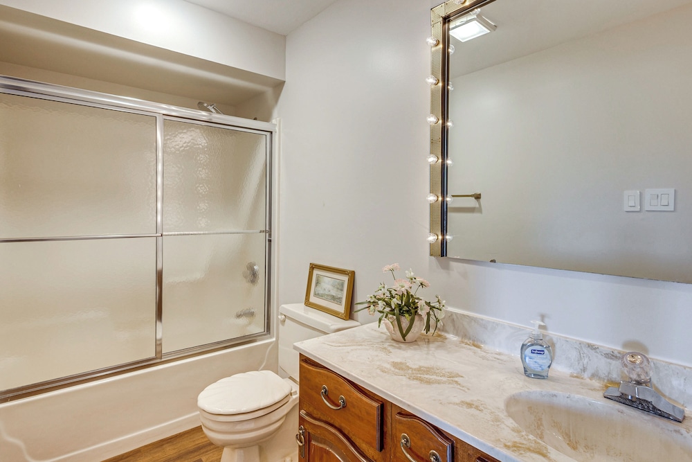 Pool, Lake & Patio: Sweeping De Soto Estate
