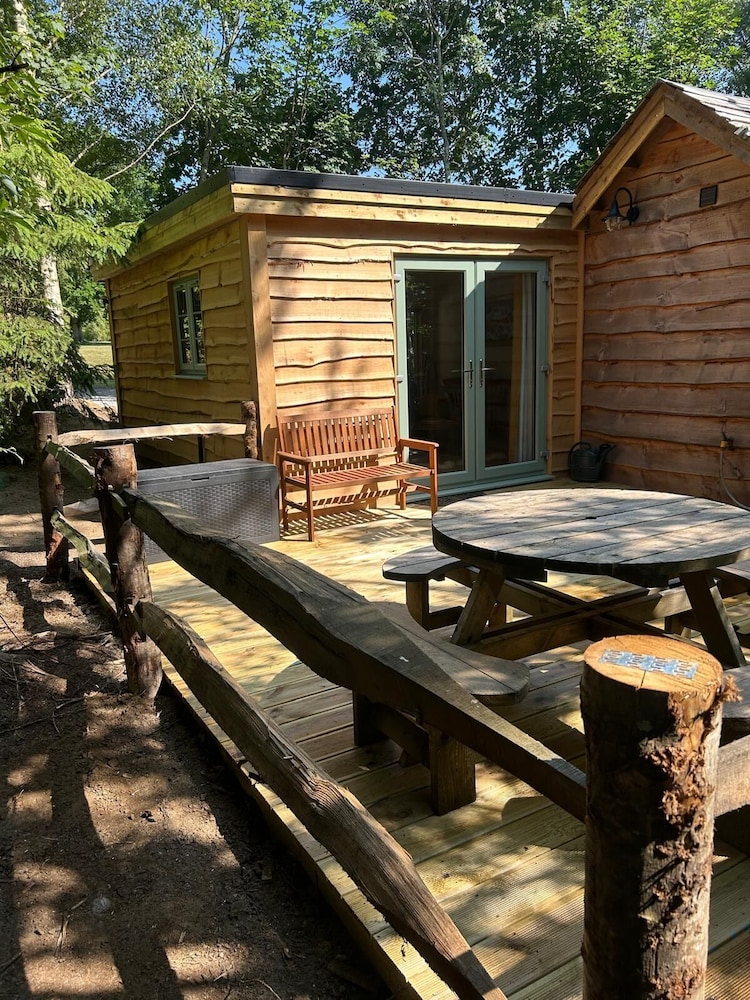 Hayne Barn Estate - Private Estate : 6 Eco Lodges - 1 Studio