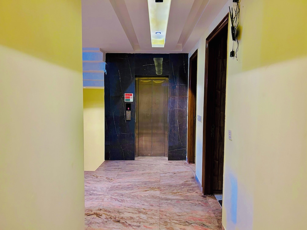 Hotel GoodLuck House Near Delhi Airport