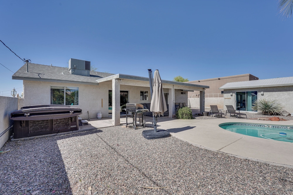 Havasu Paradise w/ Private Pool, Hot Tub & Casita!