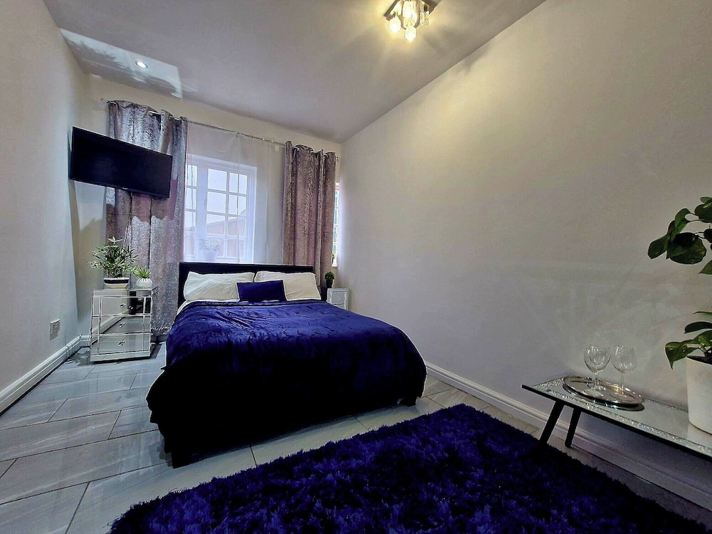 Seaside Bliss Apartment for Style and Comfort
