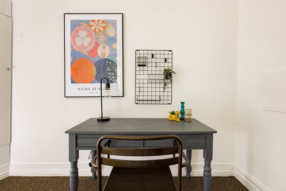 Spacious Apartment With Office Rear Terrace