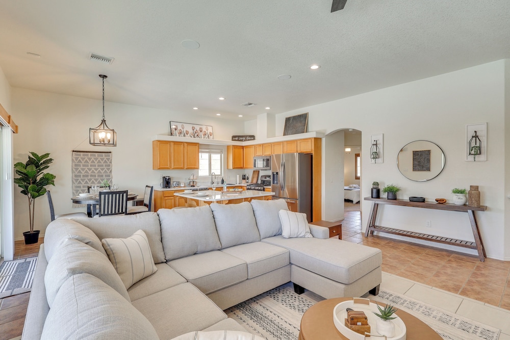 1 Mi to Golf Course: Yuma Oasis w/ Furnished Patio