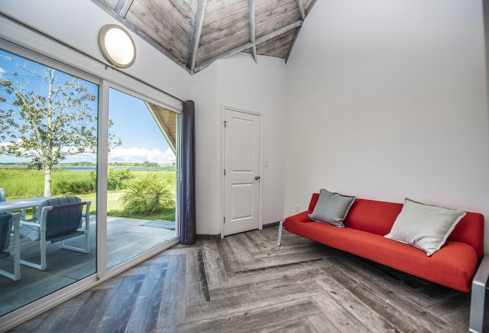 Studio 01 - Lake Sumner view 5