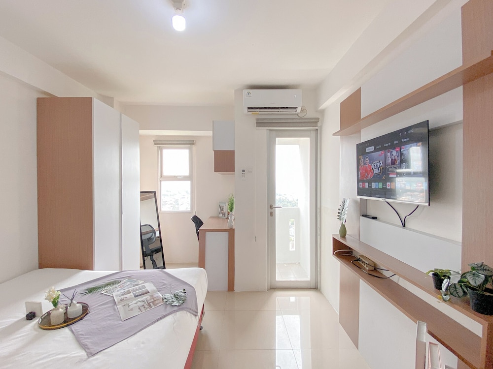 Simple And Cozy Studio At Urbantown Serpong Apartment