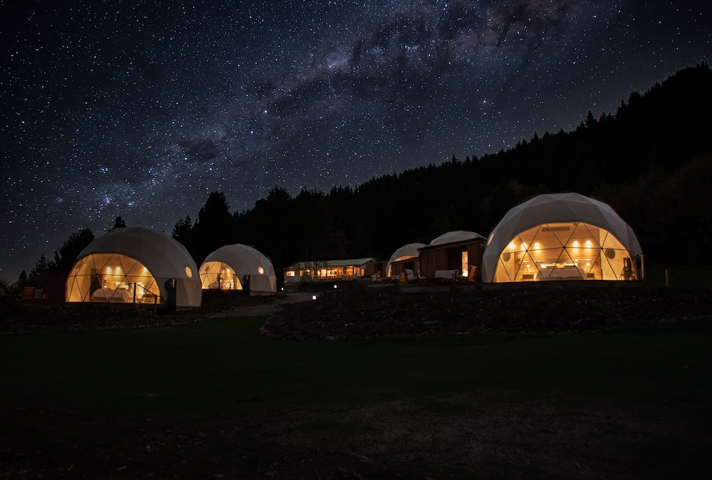 Hotel Cross Hill Lodge & Domes - Image 1
