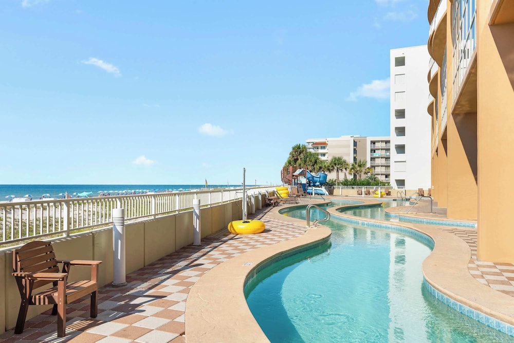 Beachfront 3-bedroom Condo on 15th Floor Balcony, Lazy River, Jacuzzis