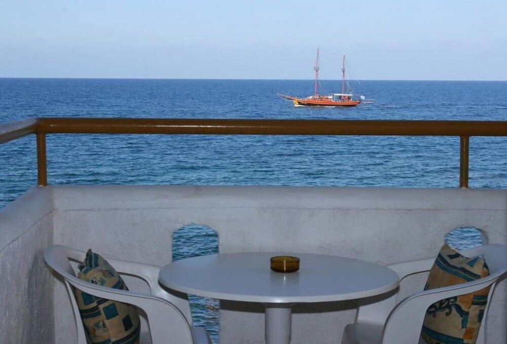 Blue Bay Apartments