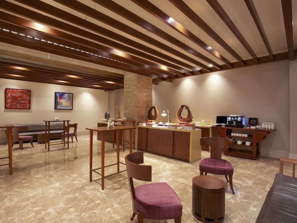 Sofitel Dubai The Palm Resort & Spa