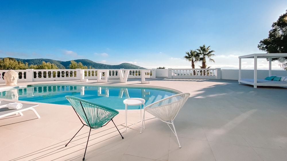 Villa The White Pearl view 5