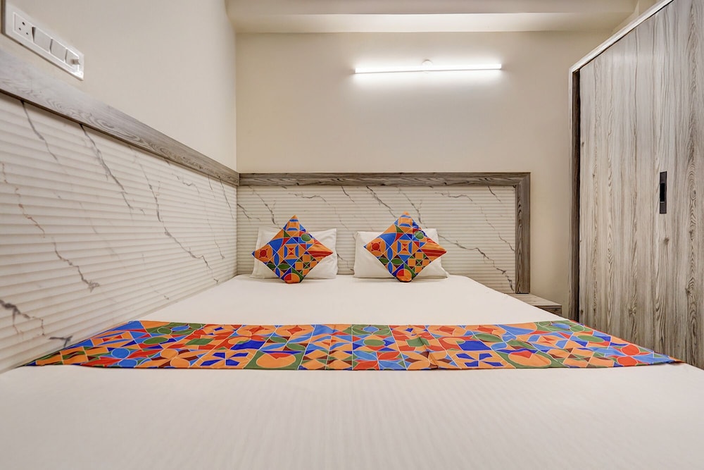 Fabhotel Amr Grand