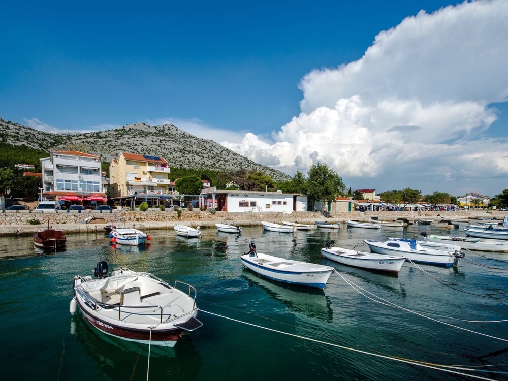 Simplistic Apartment in Starigrad near Sea view 3
