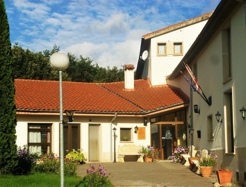 Apartamentos Remanso del Río Razón