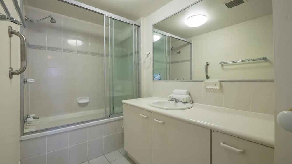 Bayviews & Harbourview Holiday Apartments