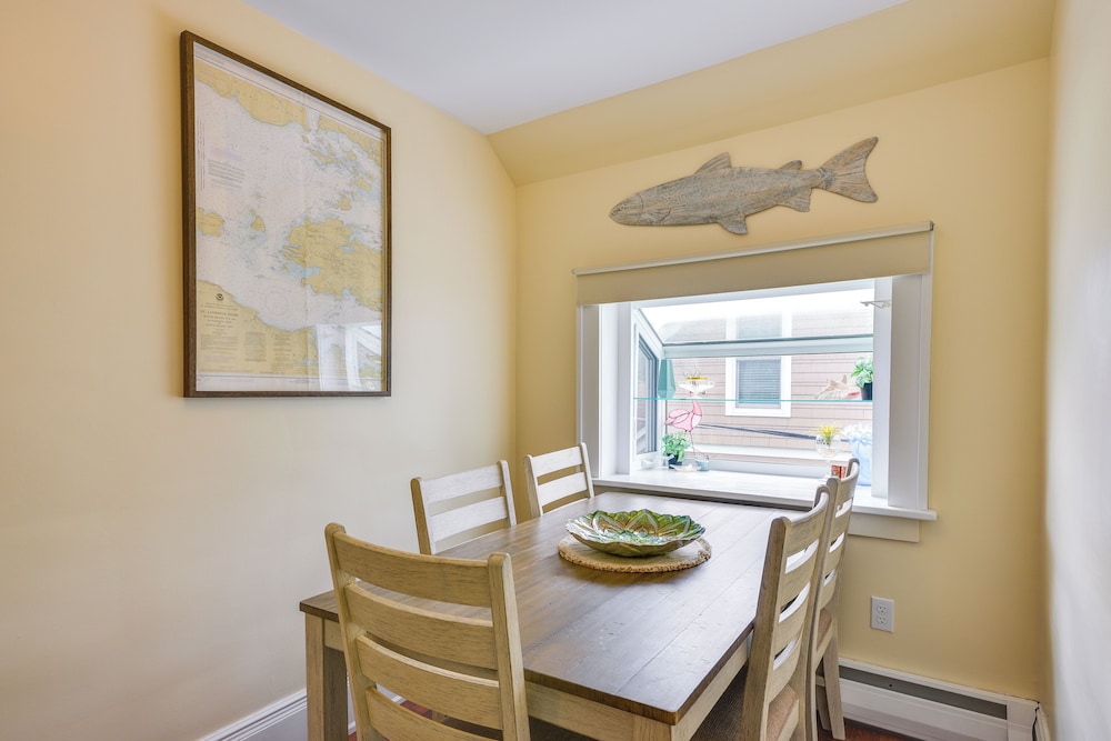 Walk to St Lawrence River: Clayton Apt w/ Porch!