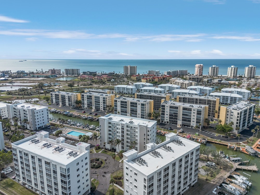 Casa Marina 432 Newly Remodeled, Water View 2 Bedroom Condo