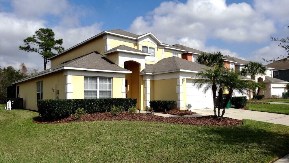 5 Beds With Private Pool Near Disney Parks 4703 5 Bedroom Home by RedAwning - Image 1