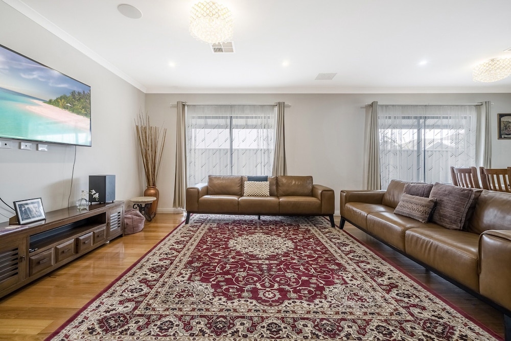 Spacious 4-bed House With Outdoor Area