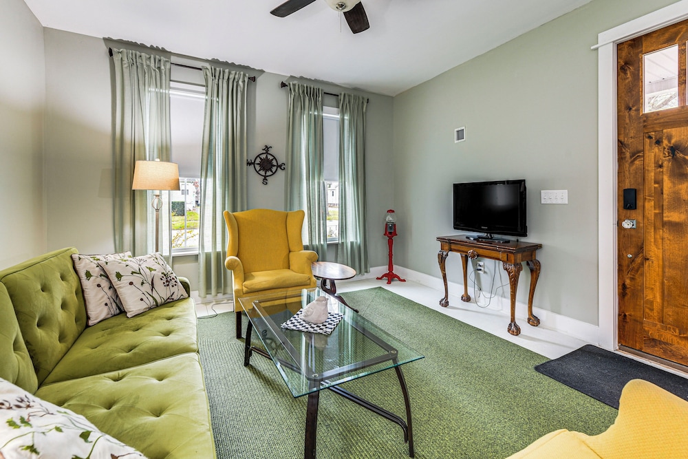 Newly Renovated Private Cottage Near Niagara River