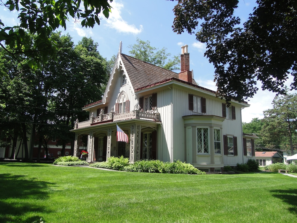 Delamater Inn