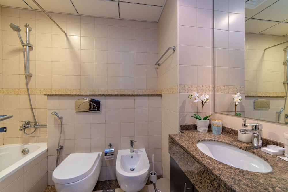 Dream Inn Dubai Bay Central