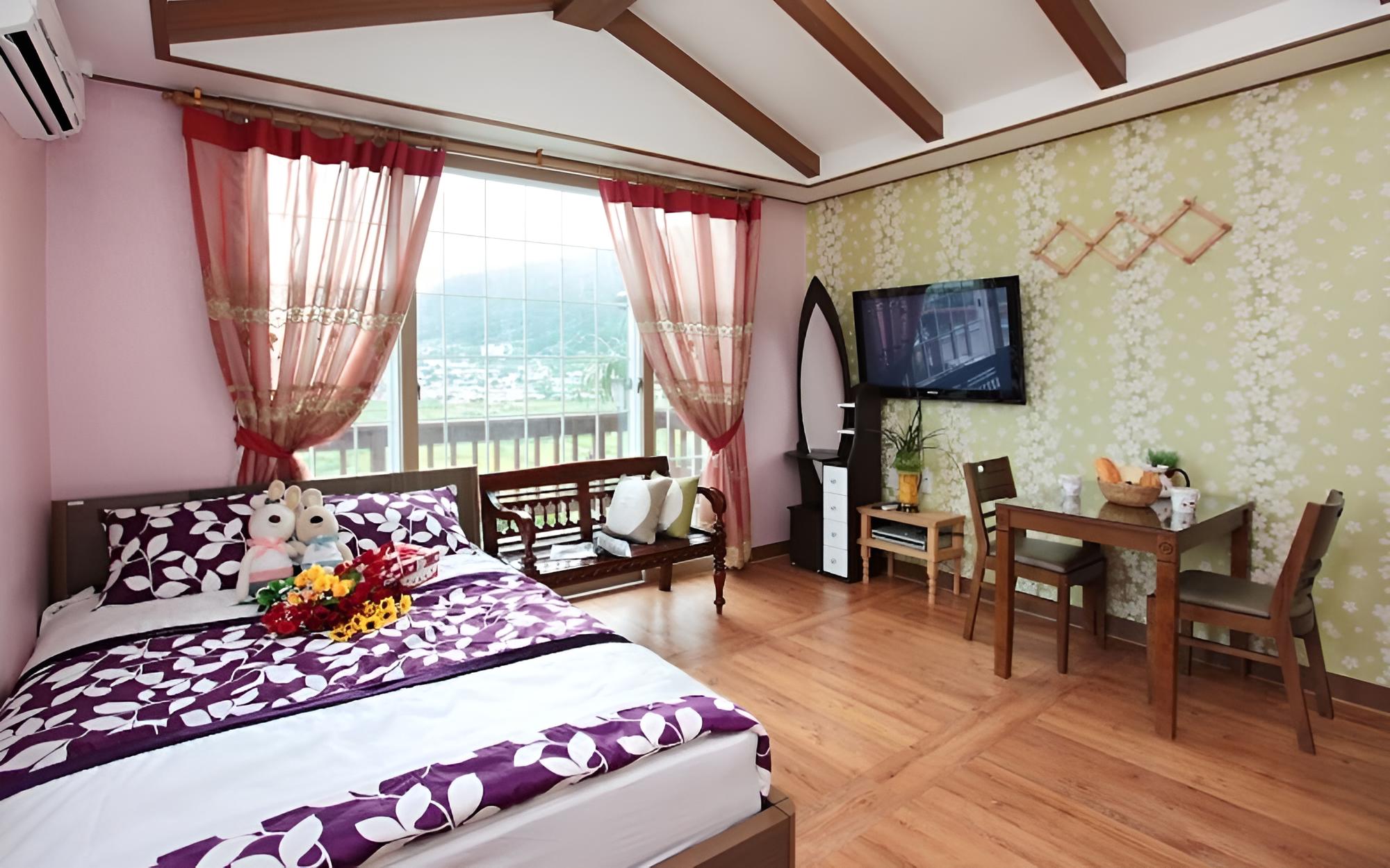 Namhae Memory Plus Bed and Breakfast view 4