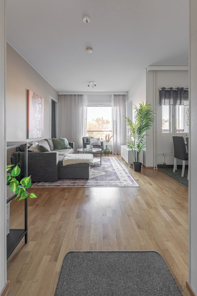 Homelike 1BR Apt. with Sauna & Parking