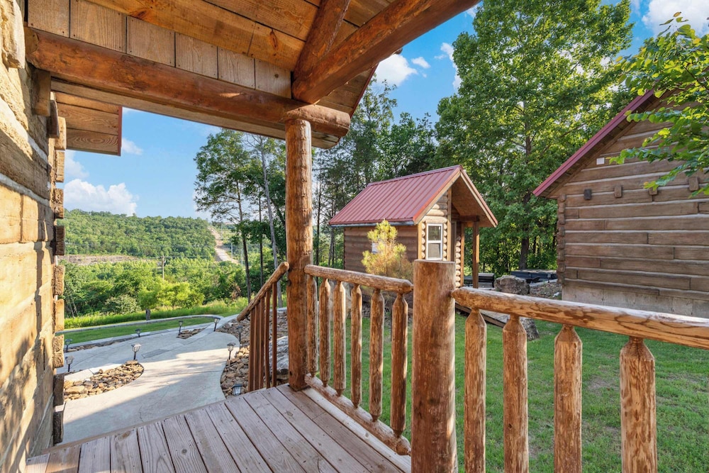 Antlers Lodge - Cabin for 4