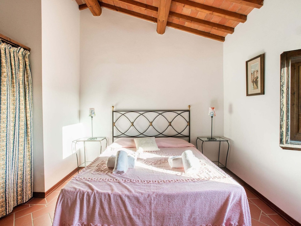 Tuscan Haven With Pool view 4