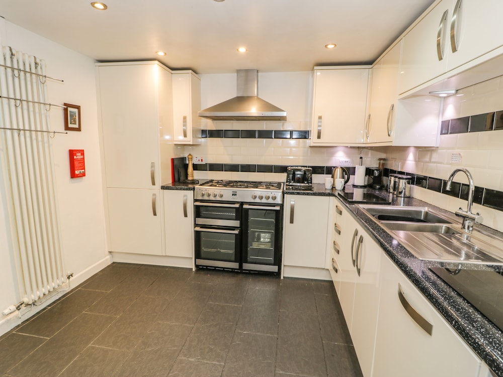 5 Ivy Terrace