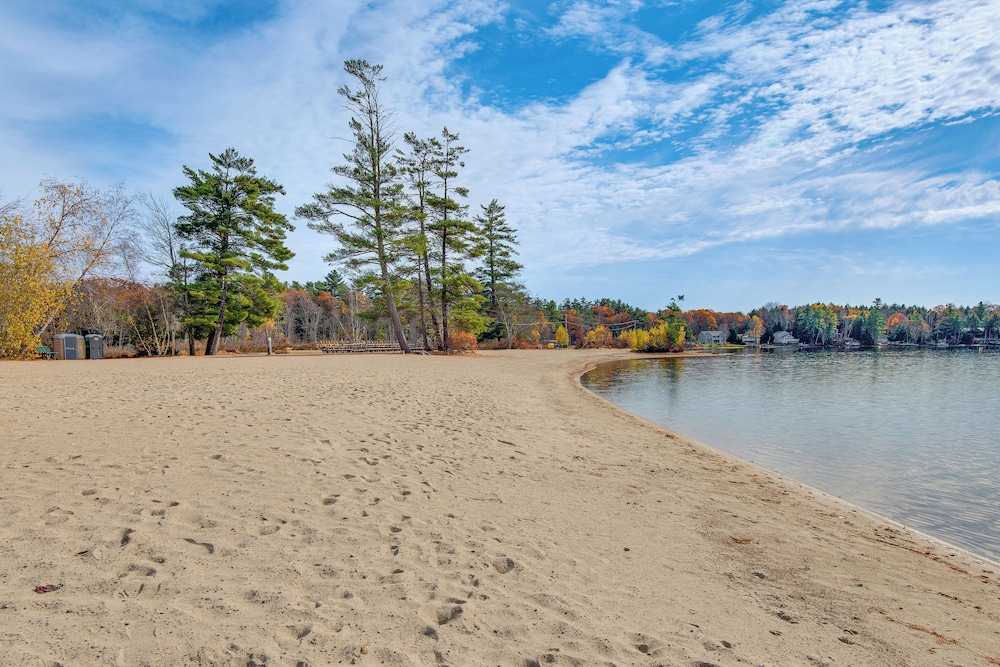 < 1 Mi to Lake Winnipesaukee: Family Winter Escape