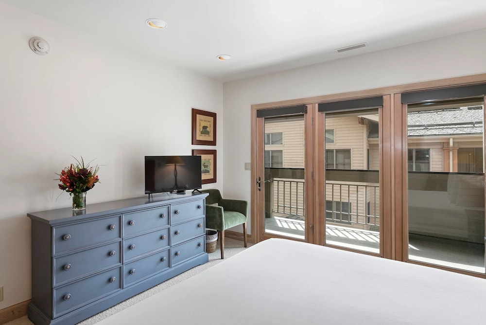 Royal Plaza at Deer Valley Resort - One Bedroom Condo #302 1 Condo
