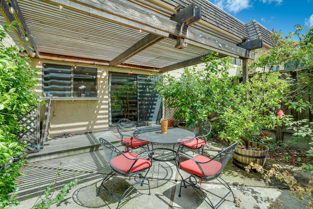 Sunny San Jose Townhome - Family Friendly! view 4