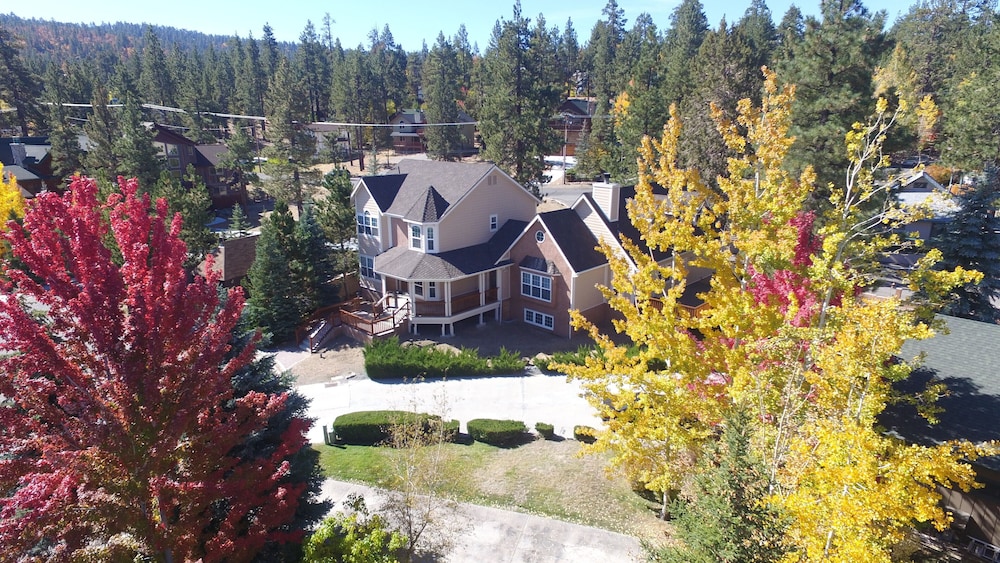 Lakeview Court Castle