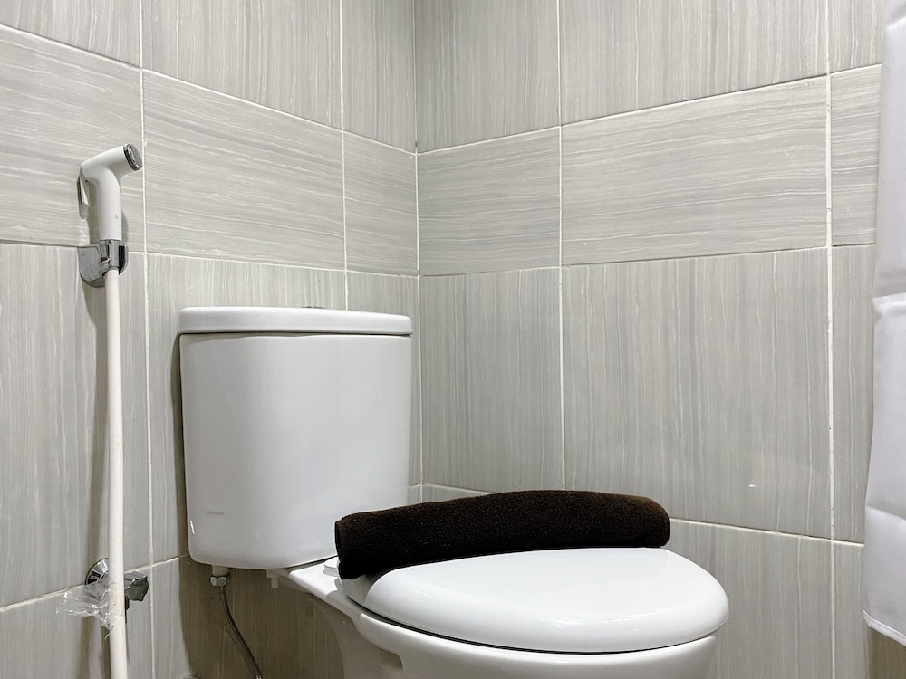 Minimalist And Enjoy Living 1Br Vasanta Innopark Apartment