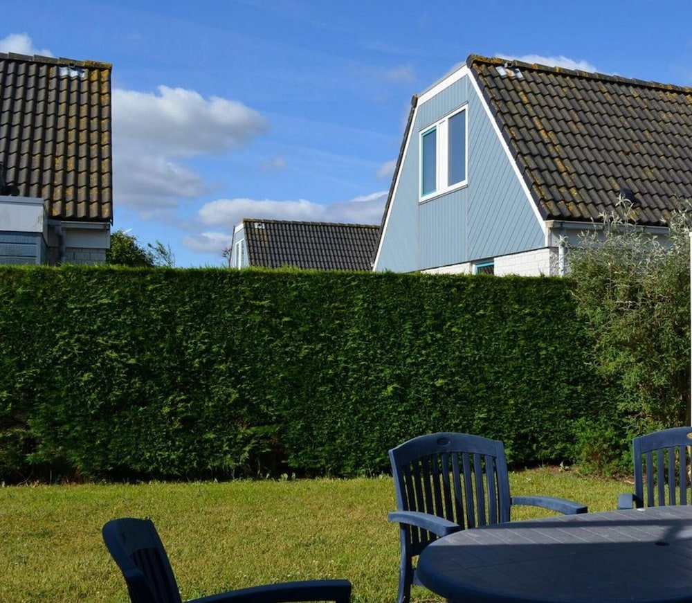 Bungalow for 6 People, Near the Beach